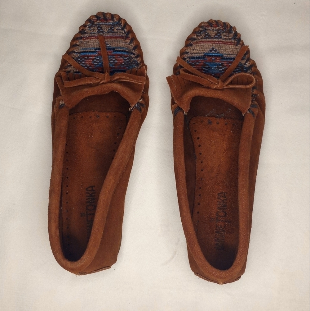 Minnetonka Suede Embroidered Western Bohemian Hippie Festival Tribal Moccasins 7 - Picture 2 of 9